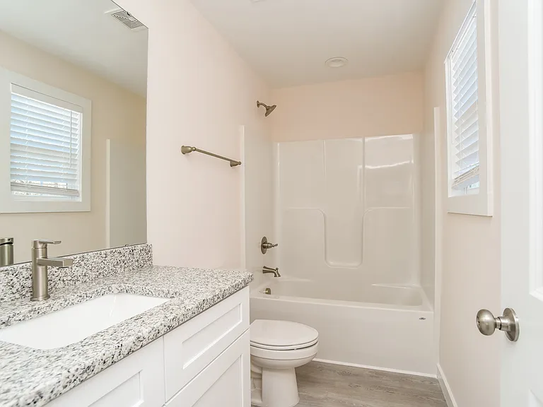 608 E Texas Ave — Photo 10