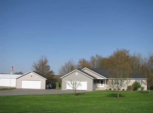 11555 Kile Rd, Chardon, OH 44024