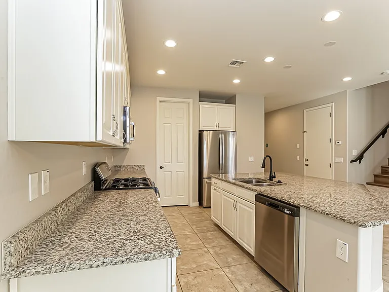 4819 W Saint Anne Ave — Photo 7