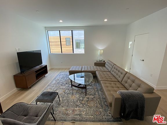 3rd image of 644 N Commonwealth Ave #3/4