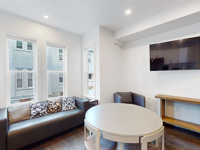 188 Ash St — Photo 13