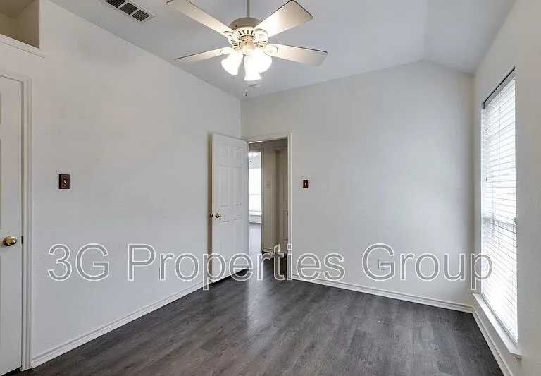 1316 Lochness Dr — Photo 18
