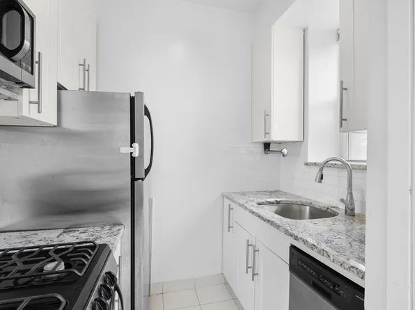 104 West 70th Street image 6 of 6