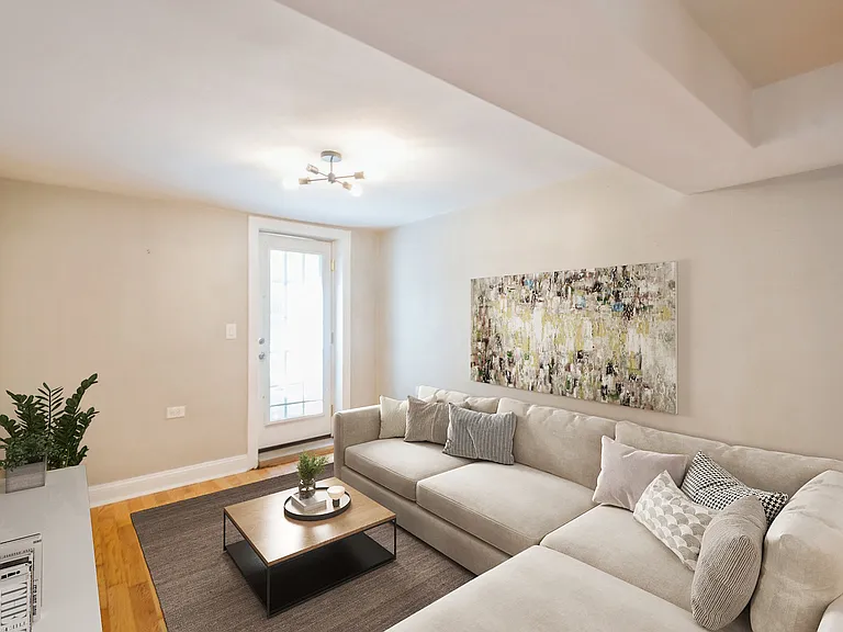 2042 N Winchester Ave #G — Photo 3