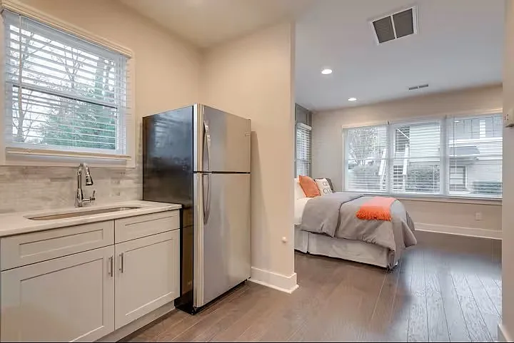 2208 White Ave — Photo 5