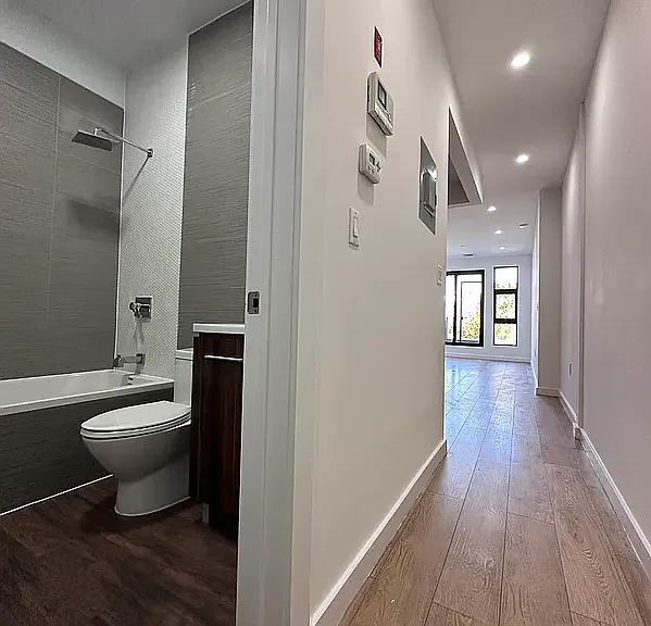 451 Maple St #3R — Photo 7
