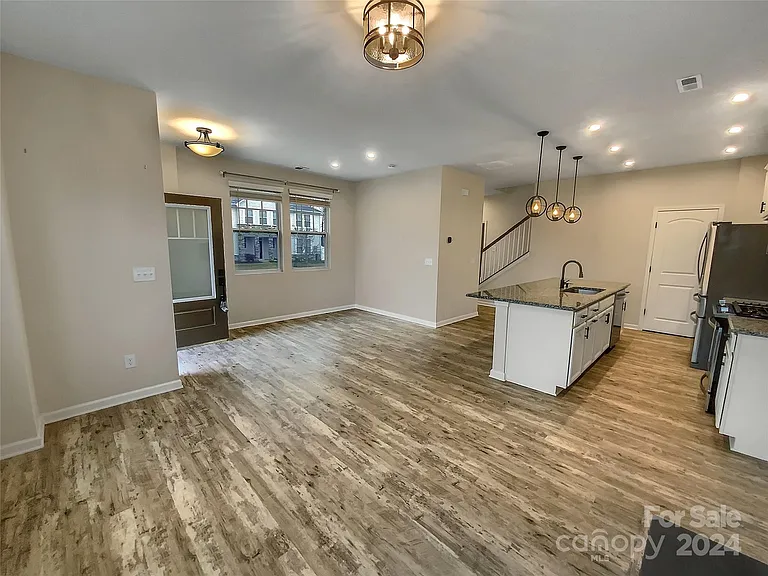 11052 Chalkbark Ln — Photo 6
