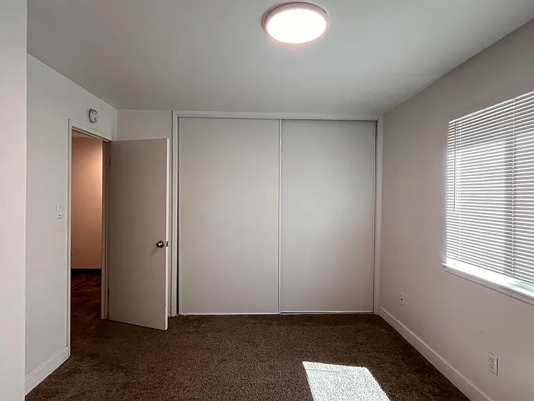 1070-1074 Echo Rd — Photo 5