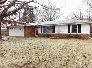 1806 Springfield Rd, East Peoria, IL 61611