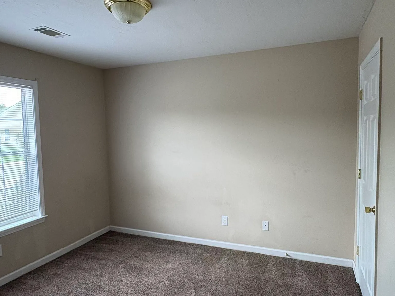2 bed, 1100 sqft, $1,400 — Photo 3
