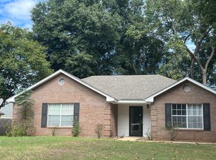 108 Shannon Ct, Prattville, AL 36066