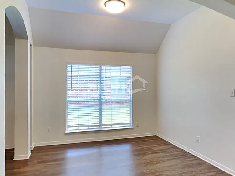 802 Cherry Blossom Dr — Photo 5