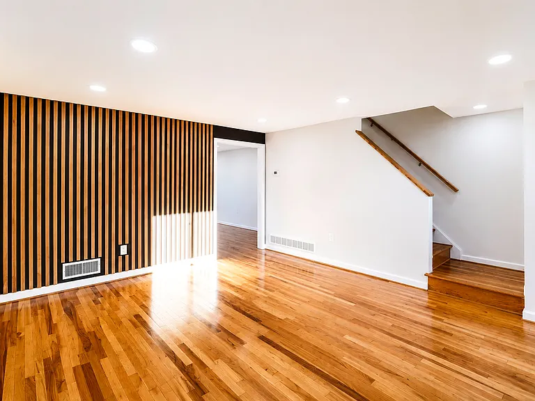 5729 Denwood Ave — Photo 3