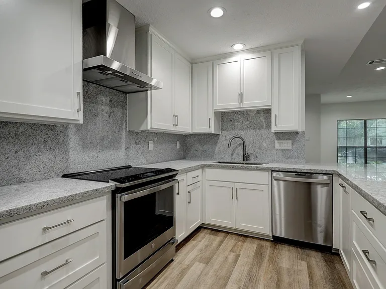6725 Belmont St — Photo 10