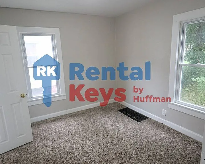 2525 S Rotherwood Ave — Photo 11