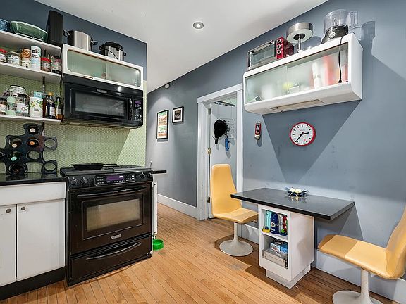 3rd image of 2453 N Washtenaw Ave #1