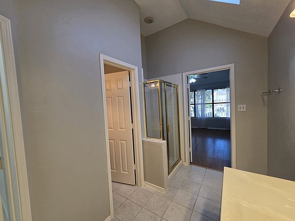4th image of 285 Alex Dr