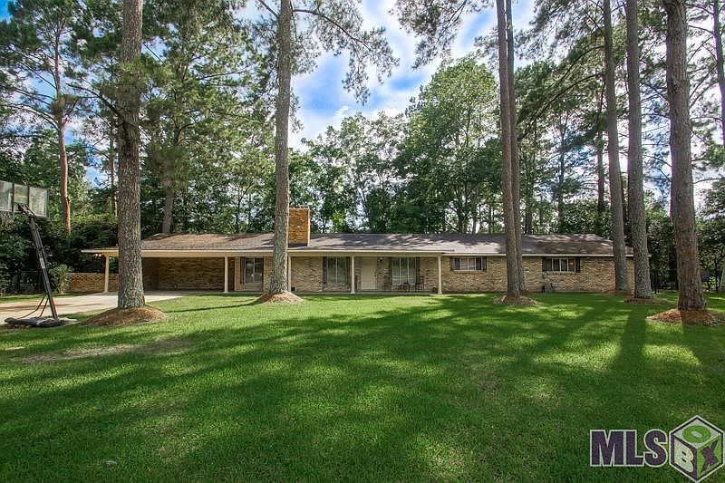 1st image of 9572 Fairway Dr