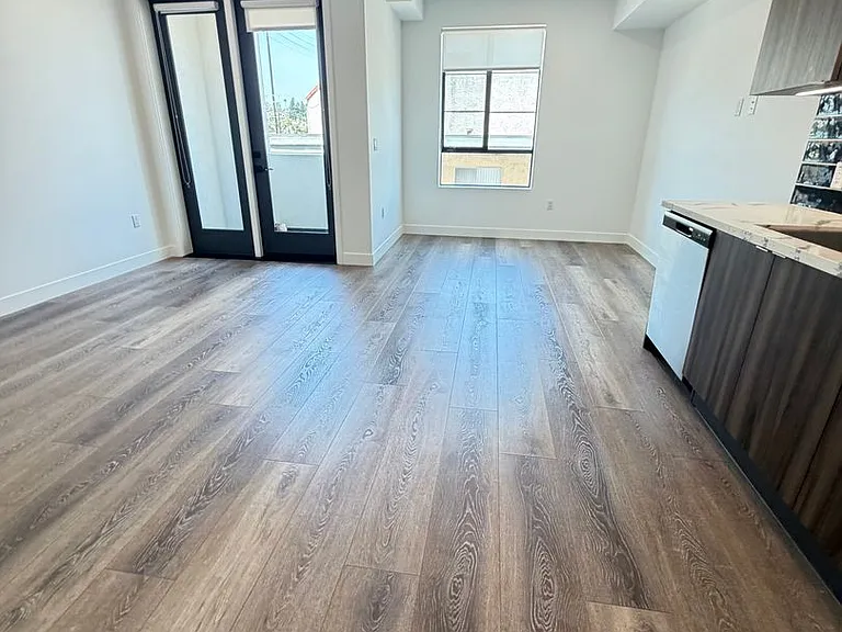 Montecito Lofts — Photo 2