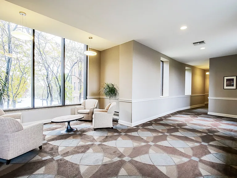 Harbor Hill Apartments — Photo 8
