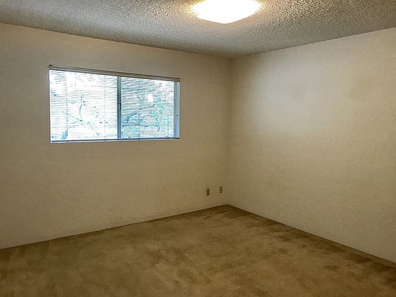 5th image of 2034 Bath St APT 9