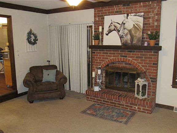 3rd image of 13327 Palmer Ct