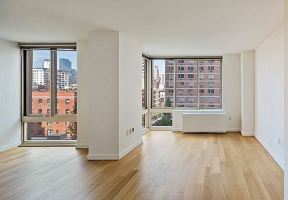 3rd image of 260 W 54th St APT 11F