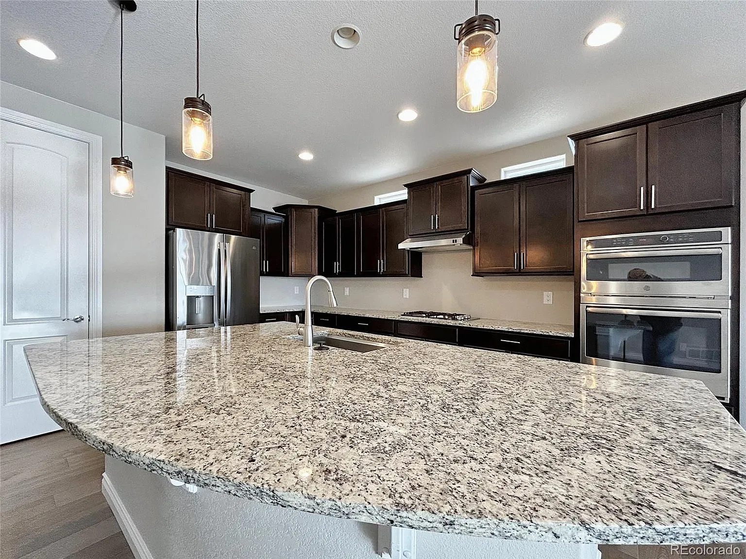 4 bed, 3.0 bath, 3250 sqft, $3,500 — Photo 3