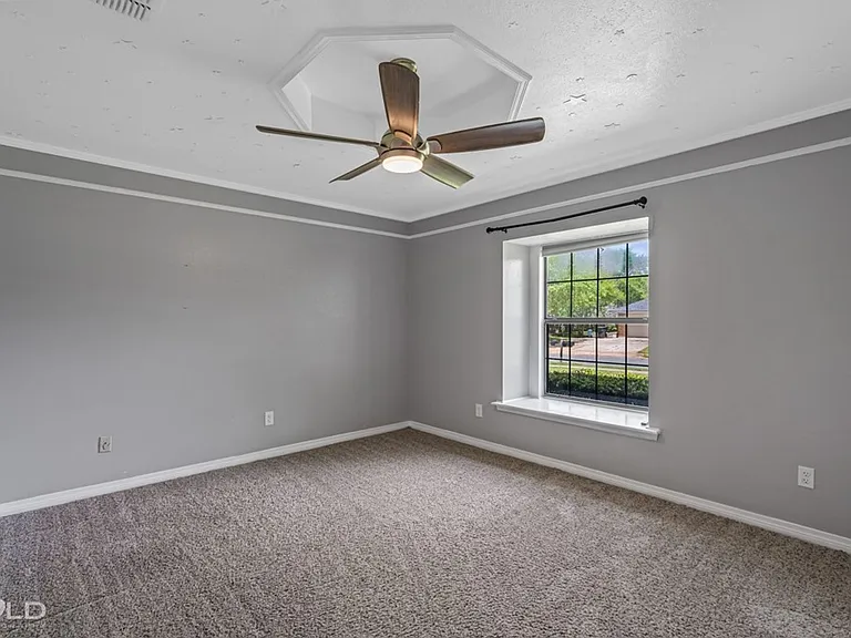 501 Southwood Dr — Photo 12