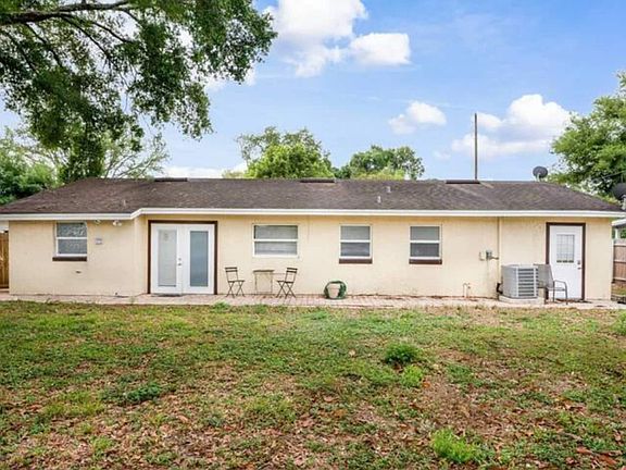 3rd image of 2721 Raeford Rd #2