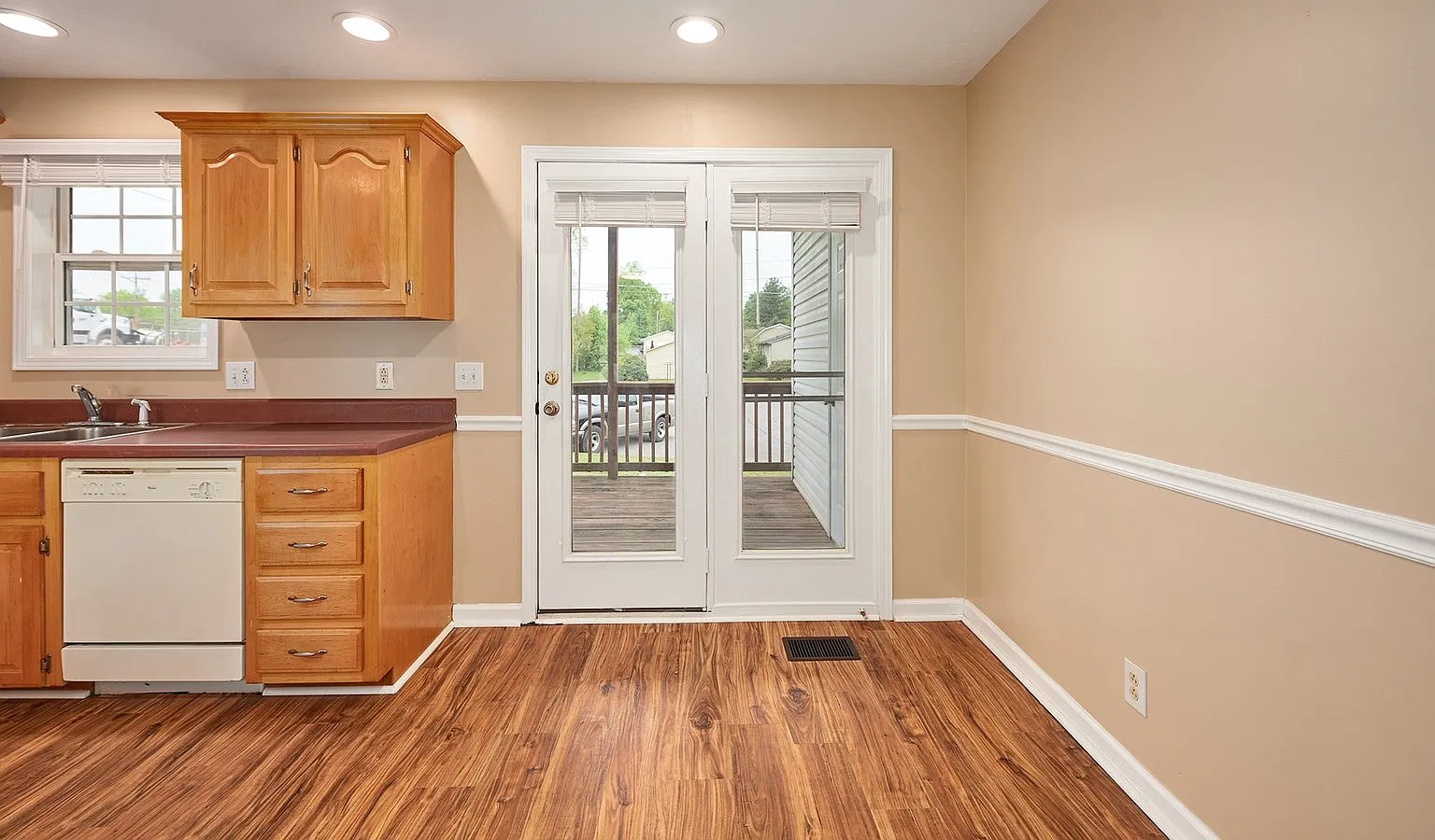 2 bed, 1.5 bath, 804 sqft, $1,350 — Photo 3