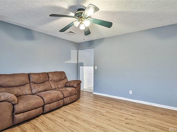 3rd image of 1156 Algonquin Dr