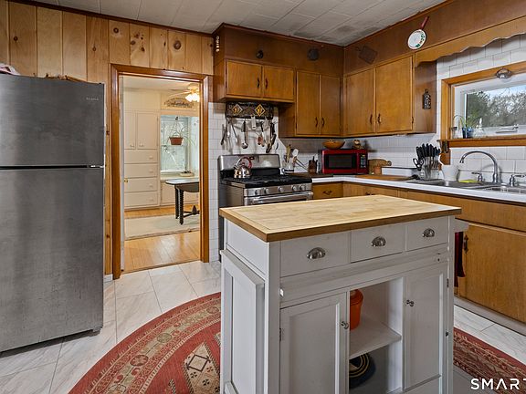 4th image of 37 Cady Street