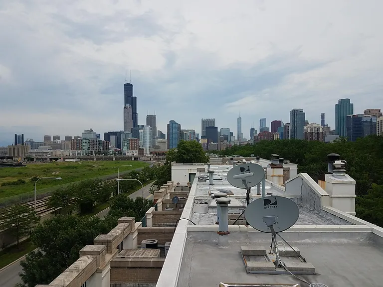 1461 S Clark St — Photo 15