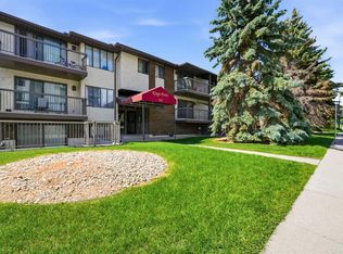 611 N 67th Ave SW #102, Calgary, AB T2V 0M3