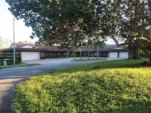 4th image of 6851 Fearn Dr