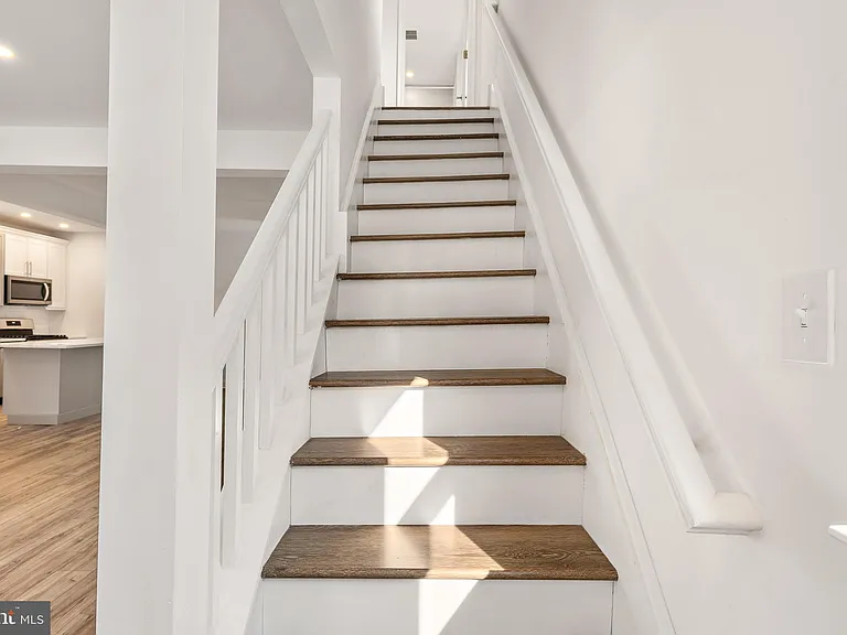 118 Turner St — Photo 15