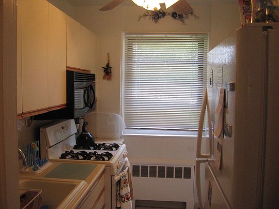 3rd image of 8073 Shore Pkwy #1
