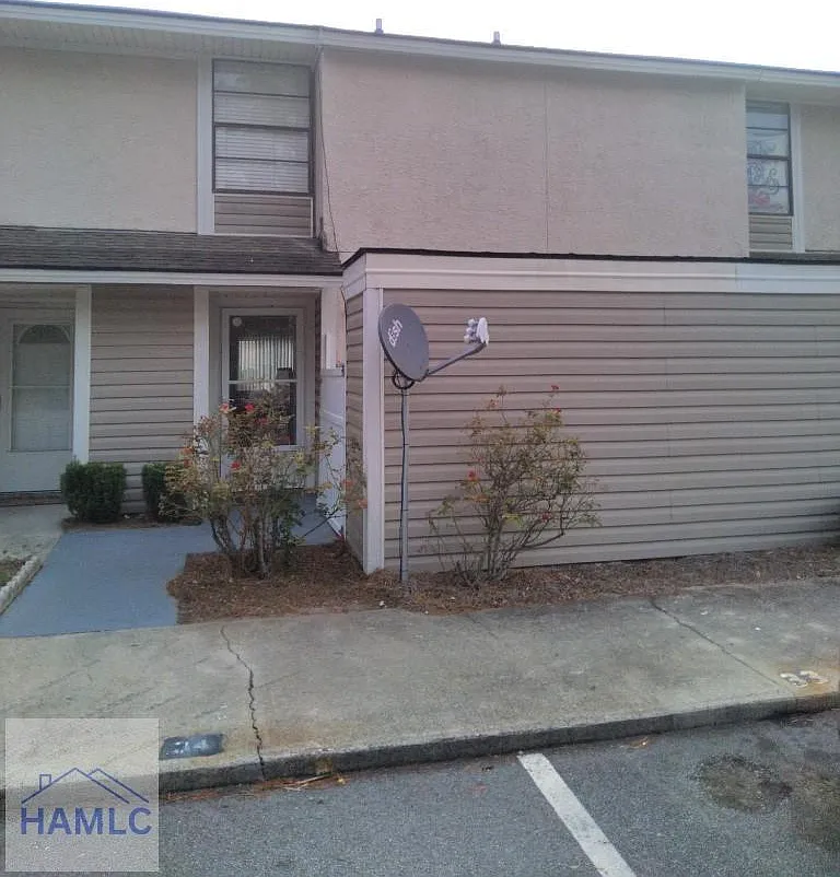 2 bed, 1.5 bath, 1068 sqft, $1,150 — Photo 1
