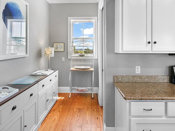 3rd image of 143 Riverfront Cir #143