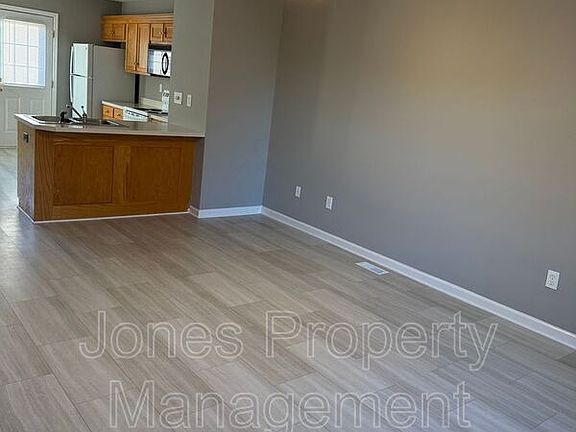2nd image of 805 Grove St