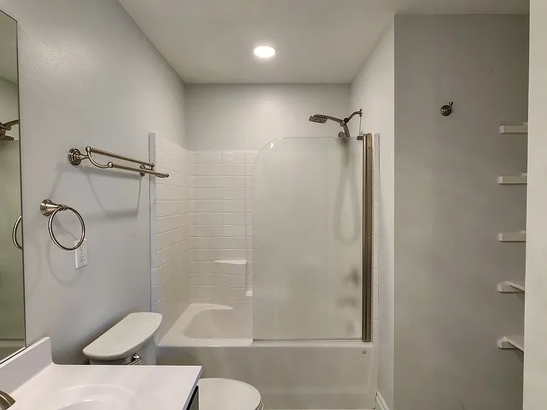1937 Timber Dale Dr — Photo 15