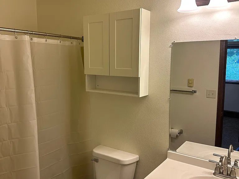 One bedroom apartment with balcony — Photo 9