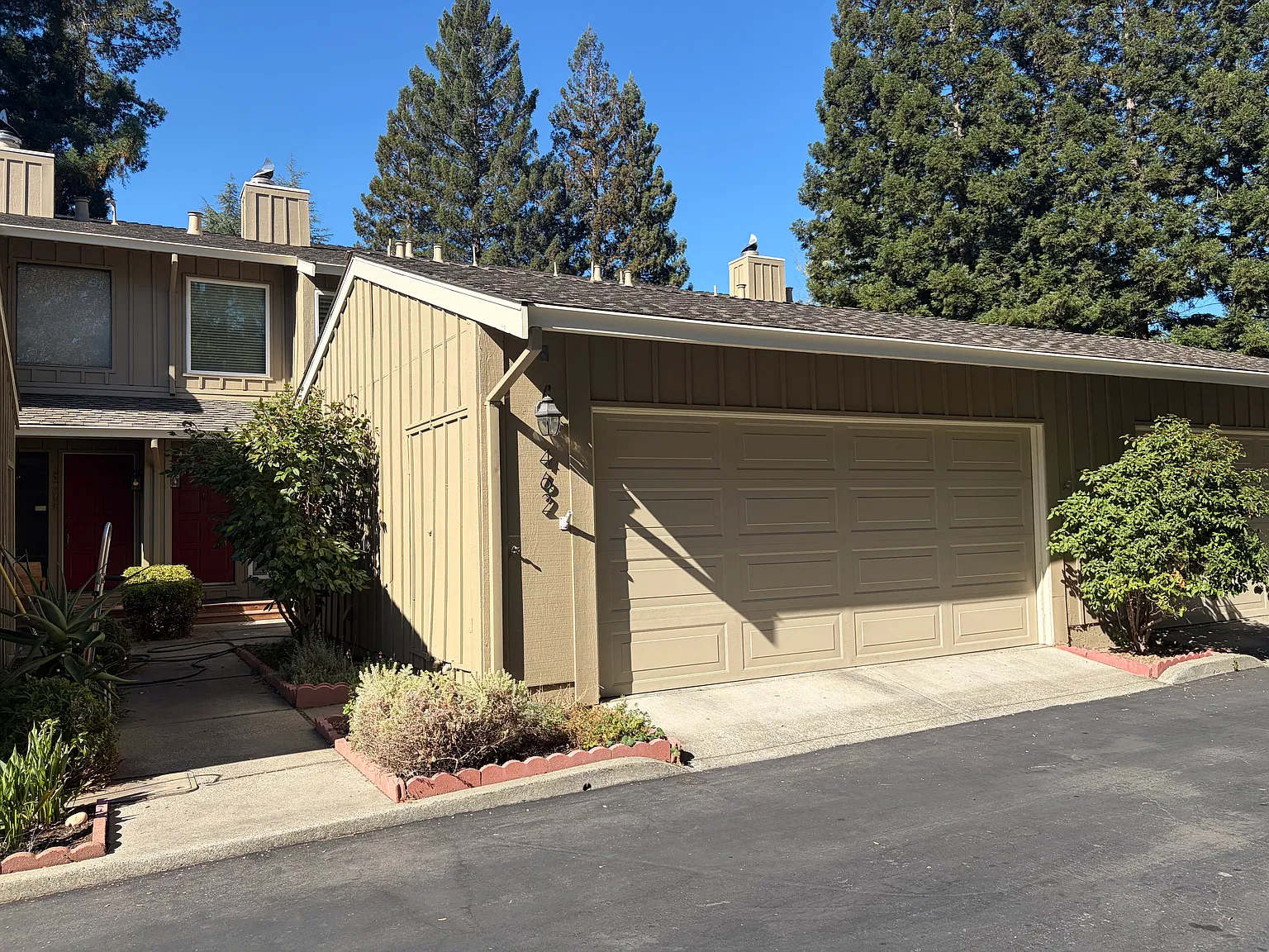 3 bed, 2.5 bath, 1673 sqft, $4,200 — Photo 1