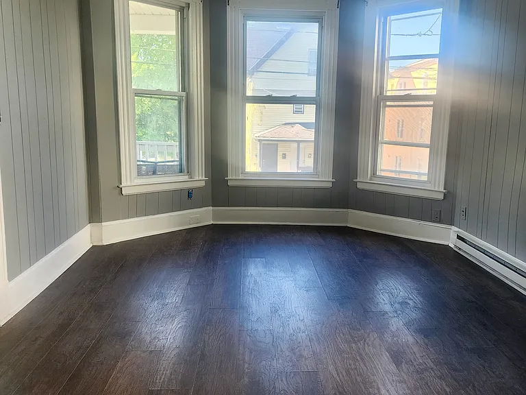 25 Laurel St #1 — Photo 6
