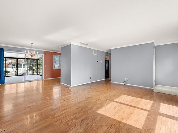 3rd image of 28646 Aspen Dr