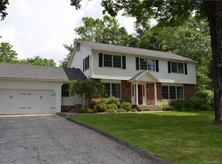 20 Hillendale Dr, New Milford, CT 06776