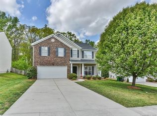 3850 Cameron Creek Dr, Matthews, NC 28105