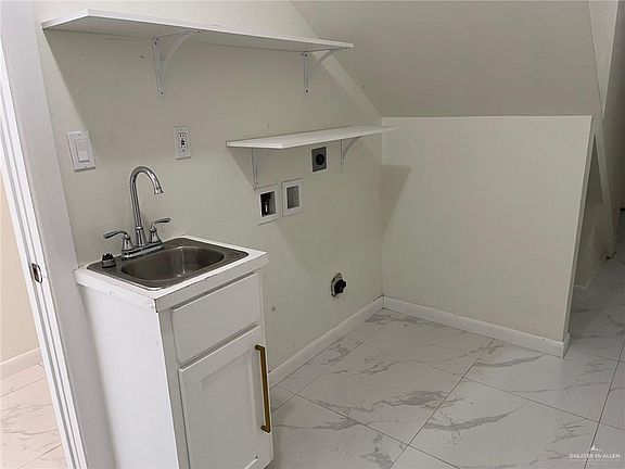 5th image of 2431 Summer Breeze Rd