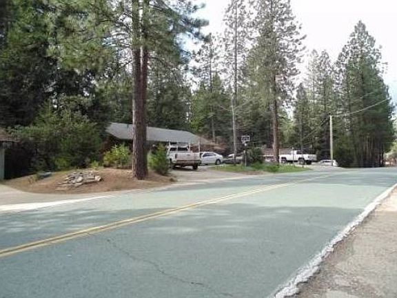 3rd image of 18147 N Meadow Dr